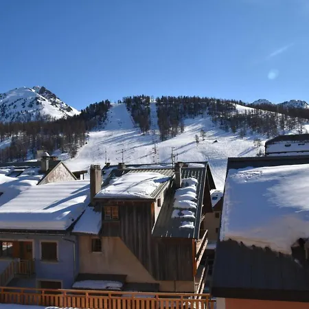 De Luxe 6 Chambres, Proche Pistes Avec Wifi, Babyfoot Et Cheminee - Fr-1-266-184 * Montgenevre