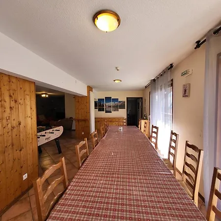 Chalet De Luxe 6 Chambres, Proche Pistes Avec Wifi, Babyfoot Et Cheminee - Fr-1-266-184